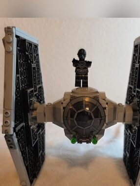 LEGO Star Wars TIE Fighter w/ Pilot Minifigure